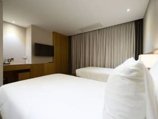 Hotel New Oriental Myeongdong photo 2
