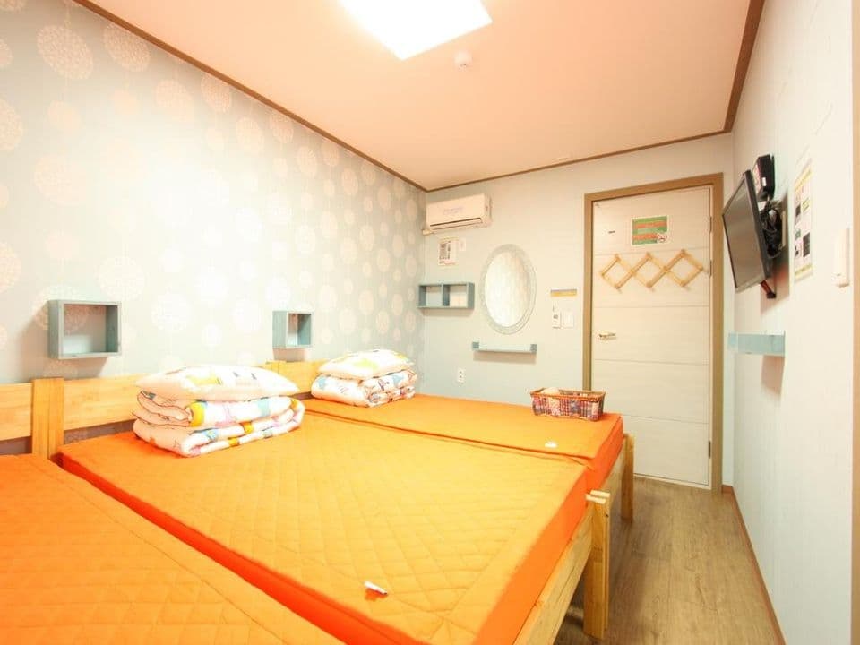 Olive hostel W