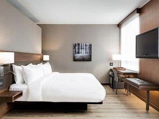 AC Hotel by Marriott Atlanta Buckhead at Phipps Plaza photo 2