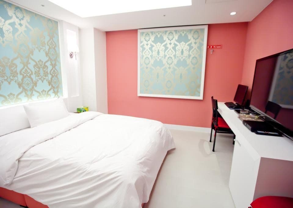 Chocolate Hotel
