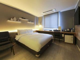 Blvd Hotel photo 2