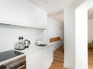 Stylish 2BR Home in West Kensington 4 guests photo 3