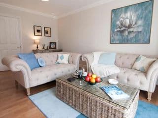 Accommodation Windsor Ltd - Lord Raglan House photo 1