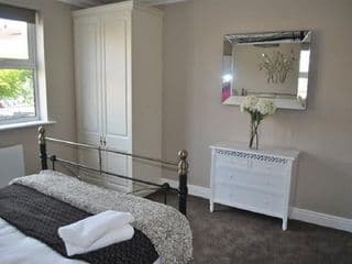 Accommodation Windsor Ltd - Lord Raglan House photo 2