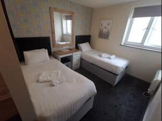 The Avenue Club and Lodge photo 2