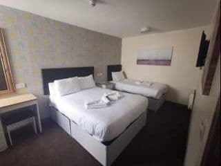 The Avenue Club and Lodge photo 3