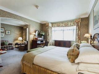 The Capital Hotel, Apartments & Townhouse photo 3