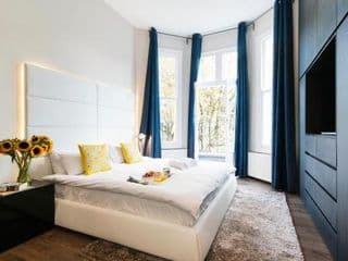 Kensington Garden View Apartment photo 2