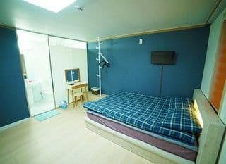 YOLO Guesthouse photo 2