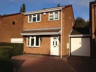 Cosy 3 bed detached house Birmingham photo 1