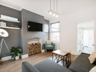 Cambridge House photo 1