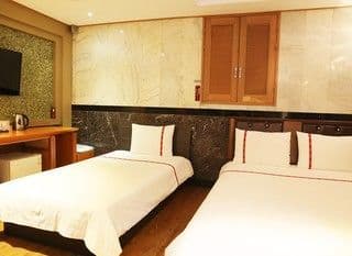 Signature Hotel photo 1