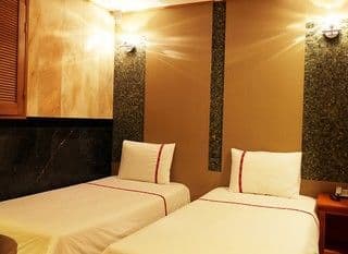 Signature Hotel photo 2