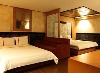 Signature Hotel photo 4