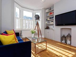 Veeve - Clapham Fairytale photo 3