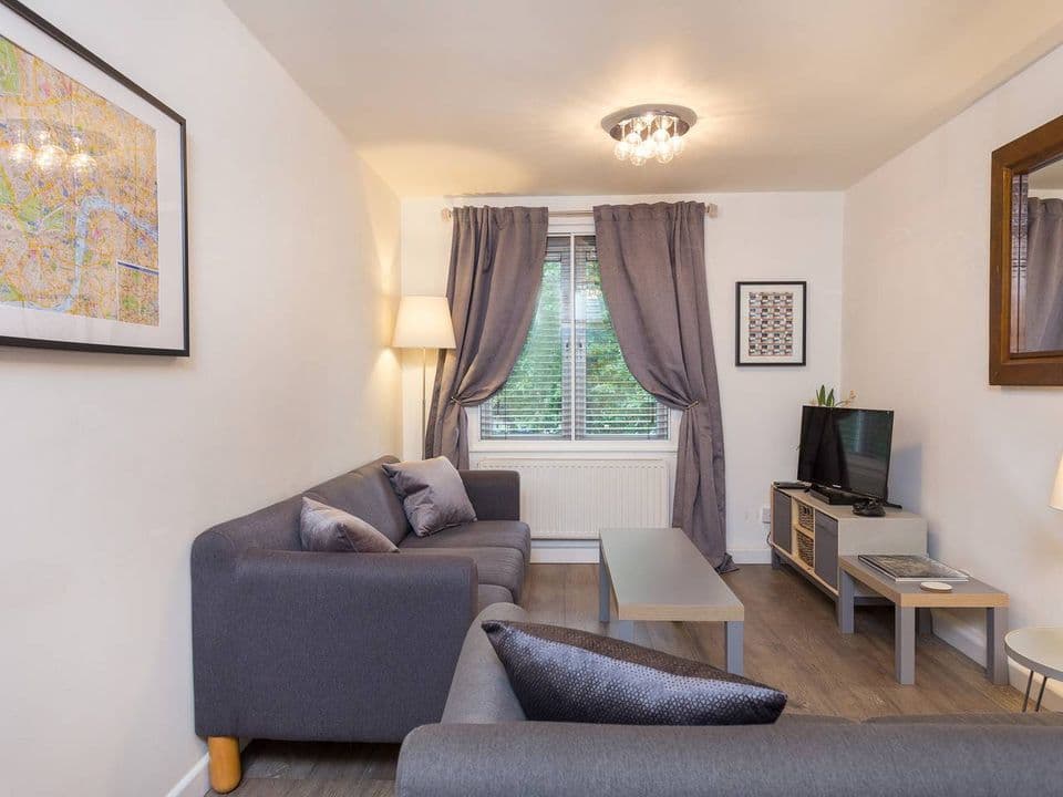 Modern 2 Bedroom Apartment in Zone 1