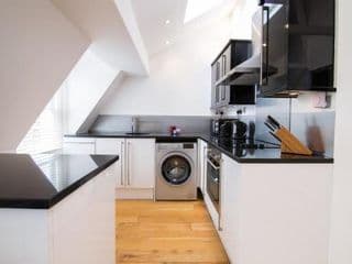 Contemporary 1 Bed Flat in Fulham Near The Thames photo 3