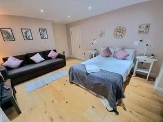 Urban Stay Oxford Gardens Apartments photo 1