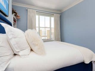 Veeve - Pastel Chelsea photo 3