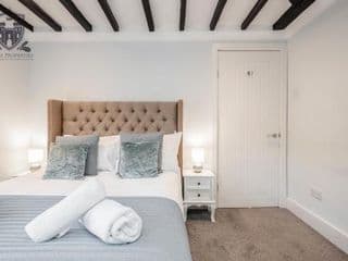 Castle Properties: The Sovereign 5 Bed Town House photo 3