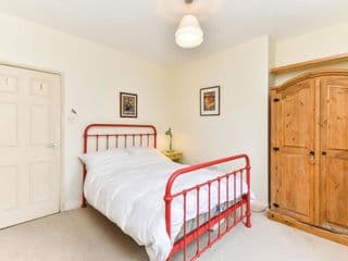 New Super 2 Bed Flat Bethnal Green London Zone 2! photo 2