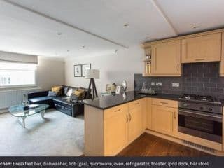 Heart of Mayfair - Stunning Apartment photo 3