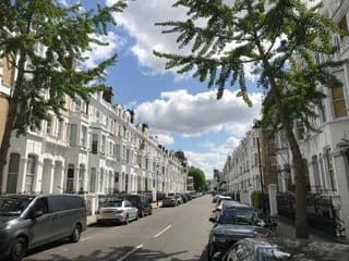 Comfortable Aircon Apartment Earls Court photo 3