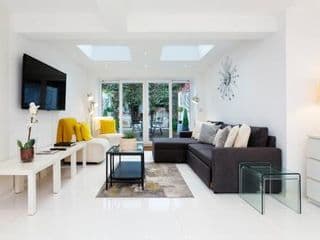 Veeve - Kenway Village photo 2