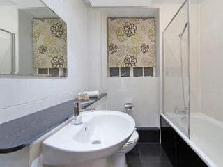 Bryanston Apartments photo 3