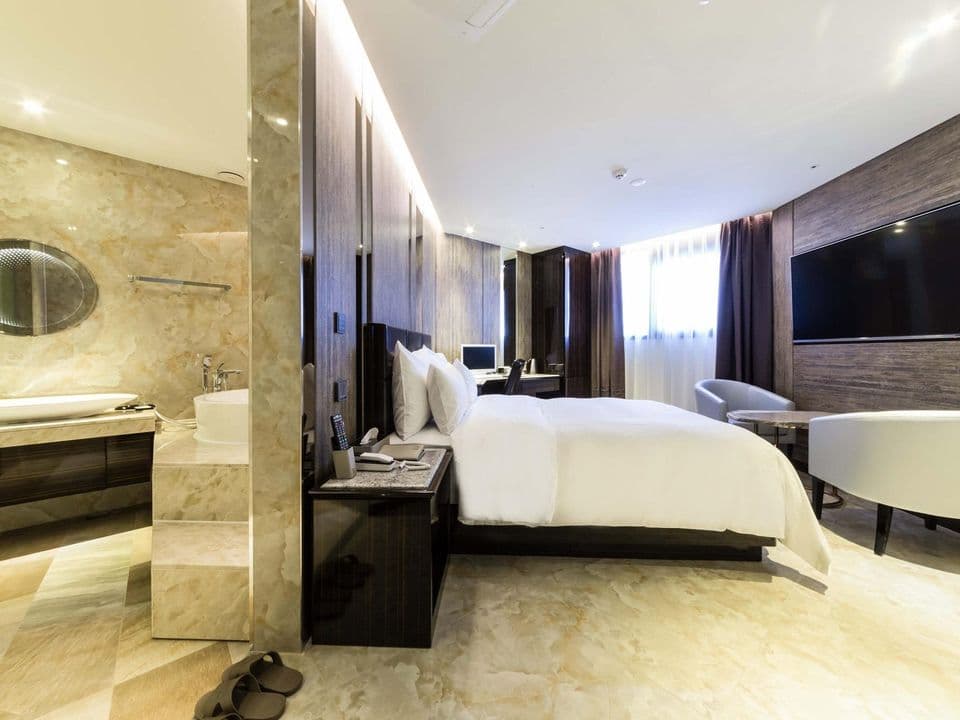 Guri Galmae Indi Present Hotel