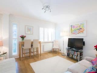 Sublime 1 bed flat with Thames view photo 1