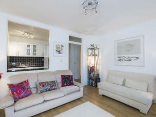 Sublime 1 bed flat with Thames view photo 3