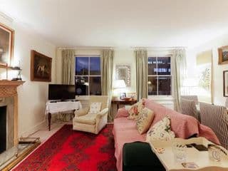 Attractive Chelsea apartment sleeps 4 photo 1