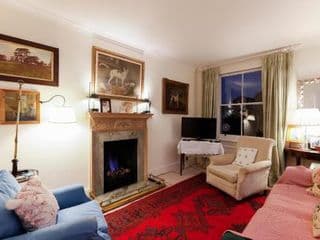 Attractive Chelsea apartment sleeps 4 photo 2
