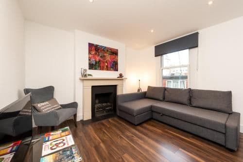 Parkside London Apartment (SS3)