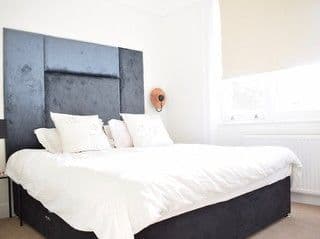 1 Bedroom Primrose Hill Apartment photo 2