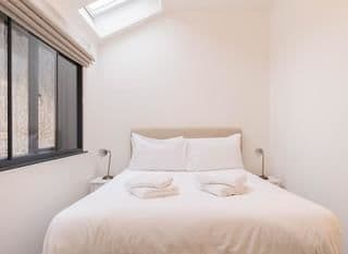 NEW 3 Double Bed House Ravenscourt Park Zone 2 photo 2