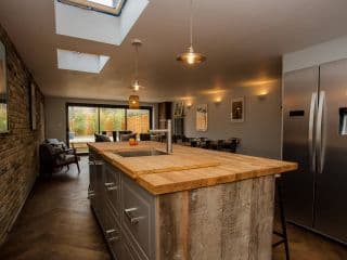 5 Bedroom House in East London photo 2