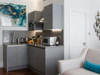 Baker Street Apartments By Flying Butler photo 2