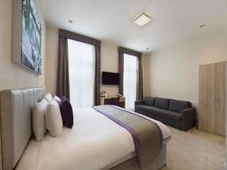 OYO Townhouse 30 Sussex Hotel photo 1