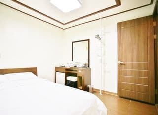 Sinchon Sisters Hostel (Korea Quality) photo 1