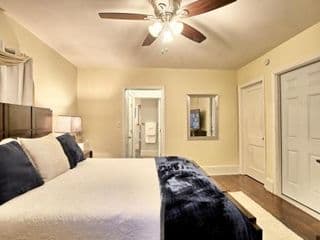 Relaxing, Comfortable, Private Bedroom photo 1