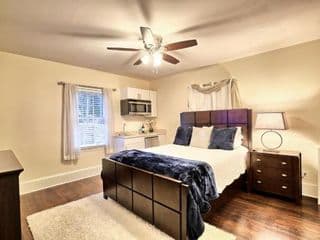 Relaxing, Comfortable, Private Bedroom photo 2