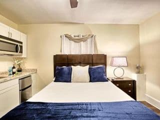 Relaxing, Comfortable, Private Bedroom photo 4