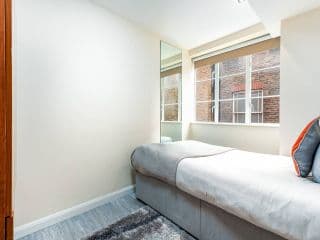Roland House photo 2