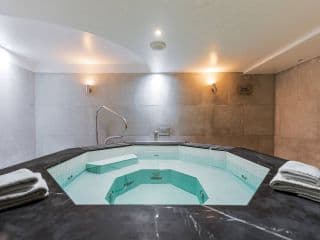 Roland House photo 3