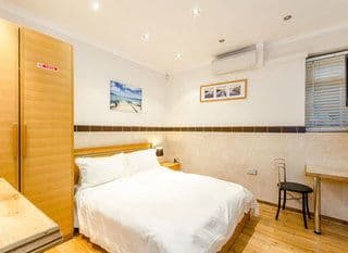 Mondrian Apartments photo 4