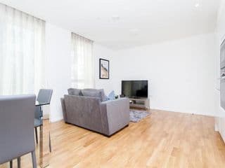 Clover Court photo 3