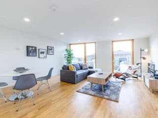 1 Bedroom Stylish Apartment near Regents Park FREE WIFI & AIRCON by City Stay London photo 1