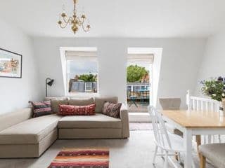 Charming 1 bed flat with balcony in Pimlico photo 1